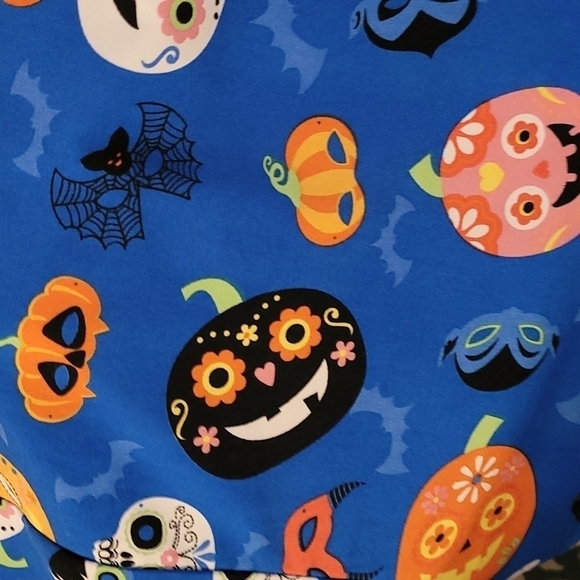 Serene Uniforms sz XL Halloween scrubs WT18 - Picture 2 of 3